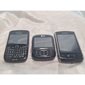 Vintage Cell Phone Lot – BlackBerry Curve 8530, Storm2 9550, LG MN240 Parts Only